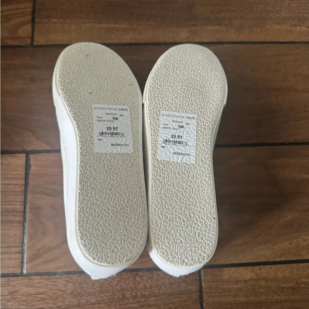 ABOUND Norah White Croc-Embossed Slip-On platform Sneakers size 9